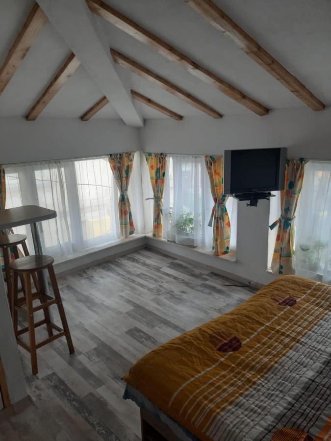 מלון קריובה House מראה חיצוני תמונה